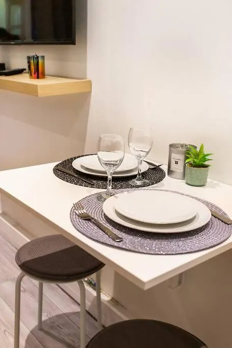Condamine/Batignolles : Cosy Studio Apartment Paris 0*,